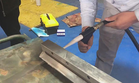 干冰清洗機(jī)熔噴布模頭清洗應(yīng)用案例視頻2 