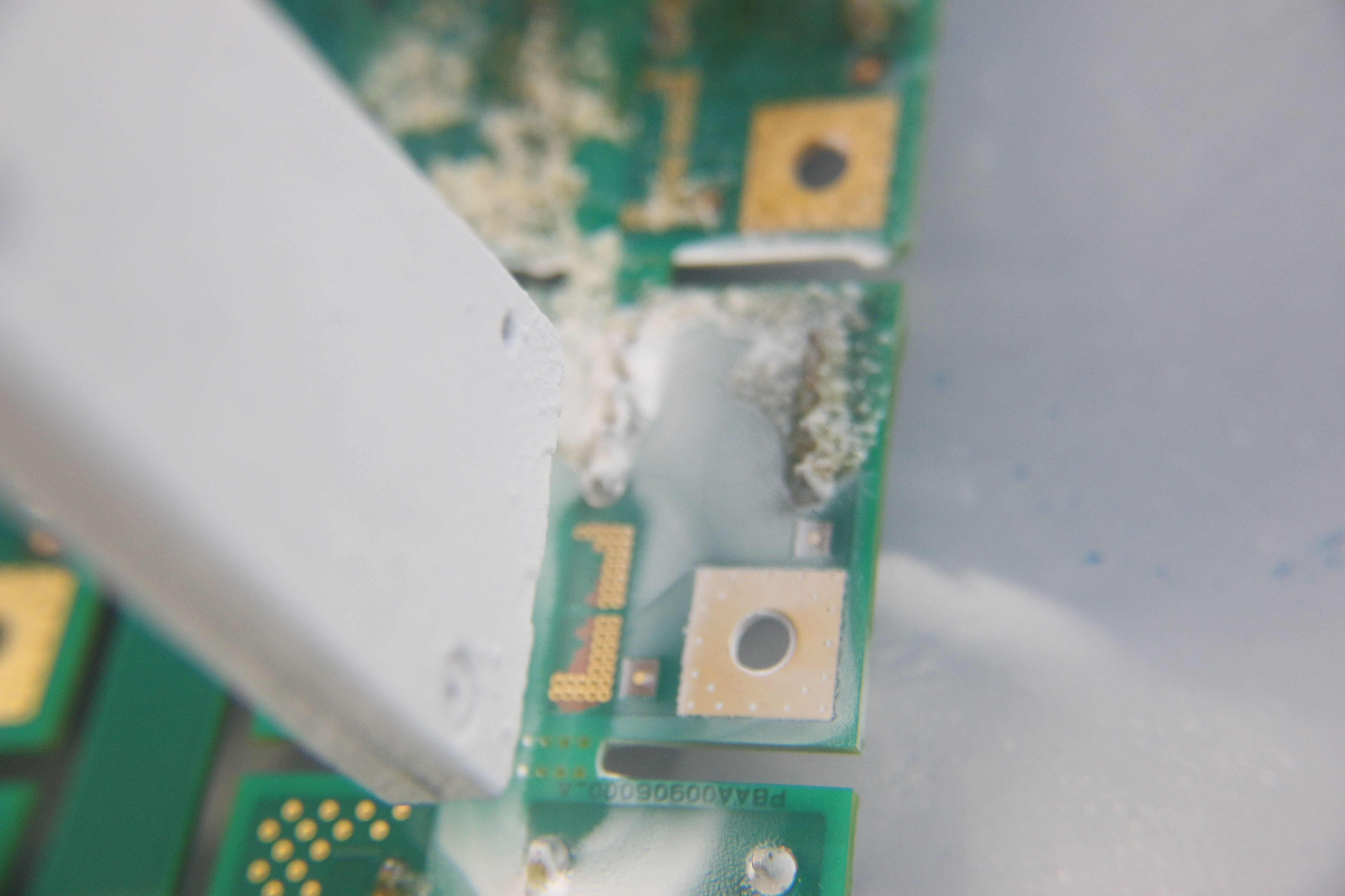 波峰焊出來帶器件的大量助焊劑清洗效果怎么樣？ 