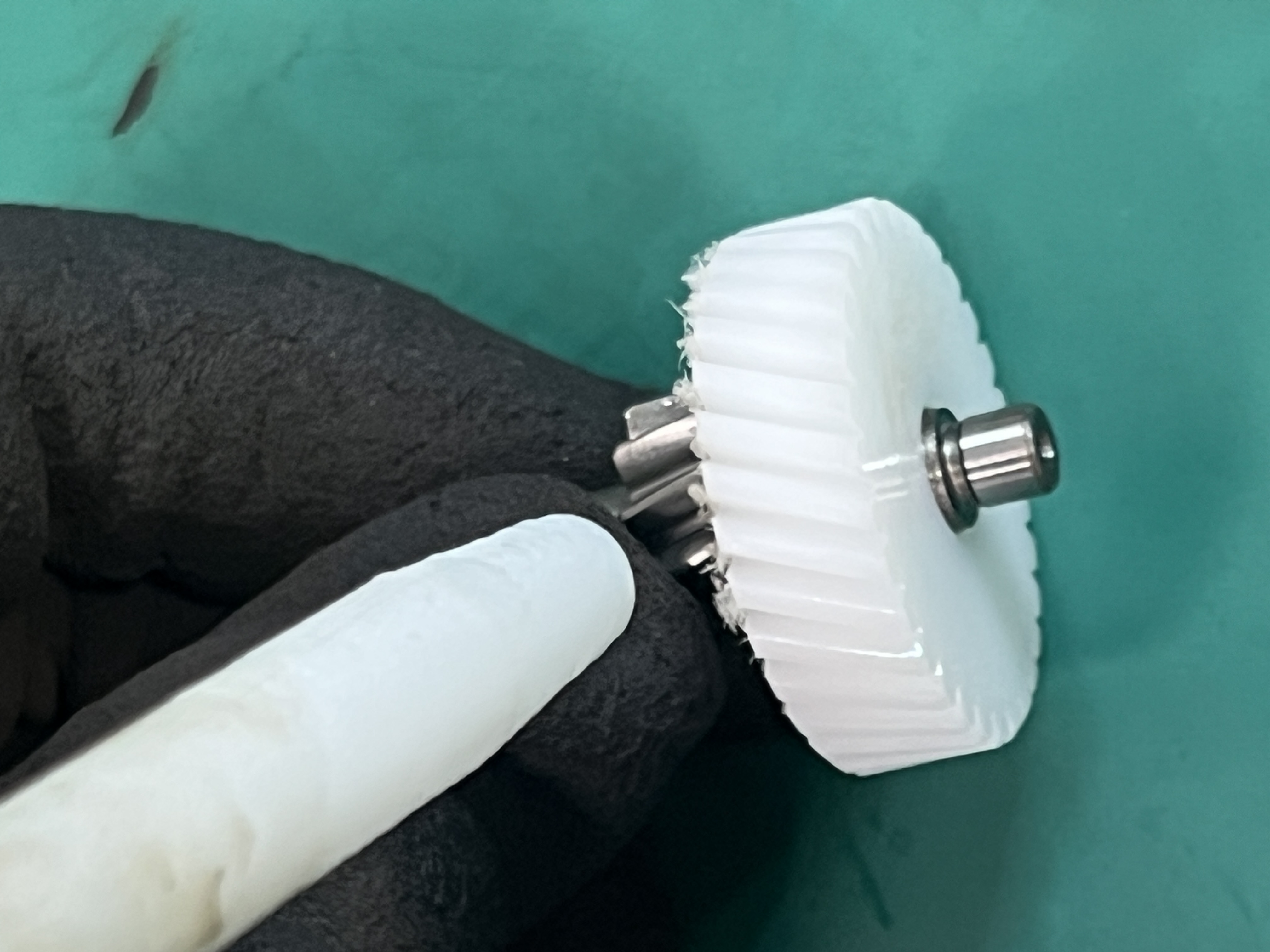  自動(dòng)旋轉(zhuǎn)齒輪干冰去毛刺 